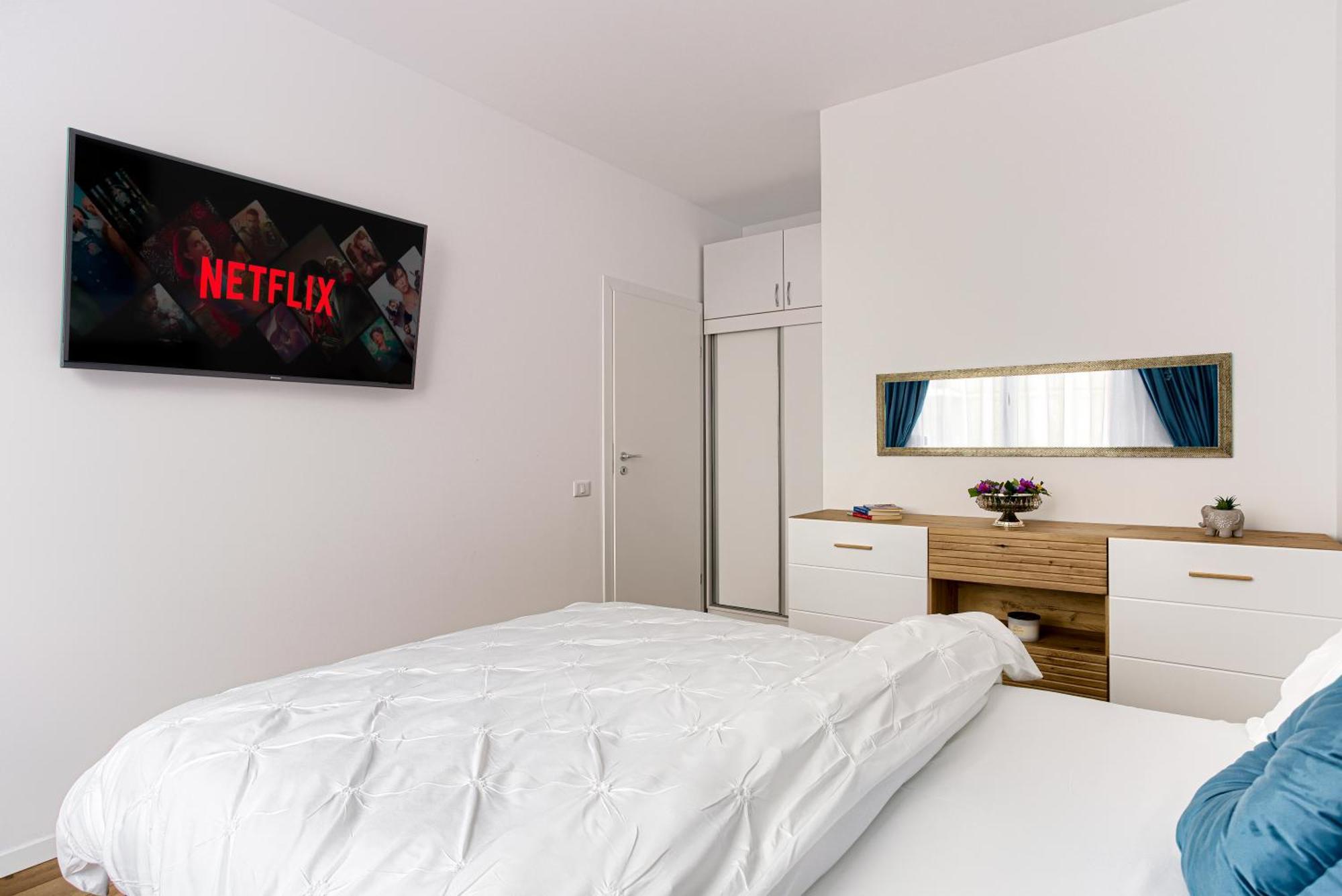 Ari - Afi Mall Luxurious Apartments With Free Parking Arad Exteriör bild